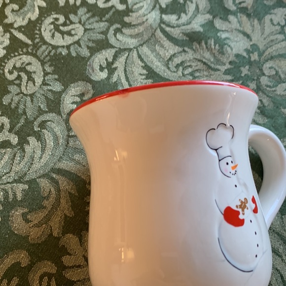 Beautiful William Sonoma set of 4 mugs featuring Snowman Chef - Picture 3 of 3